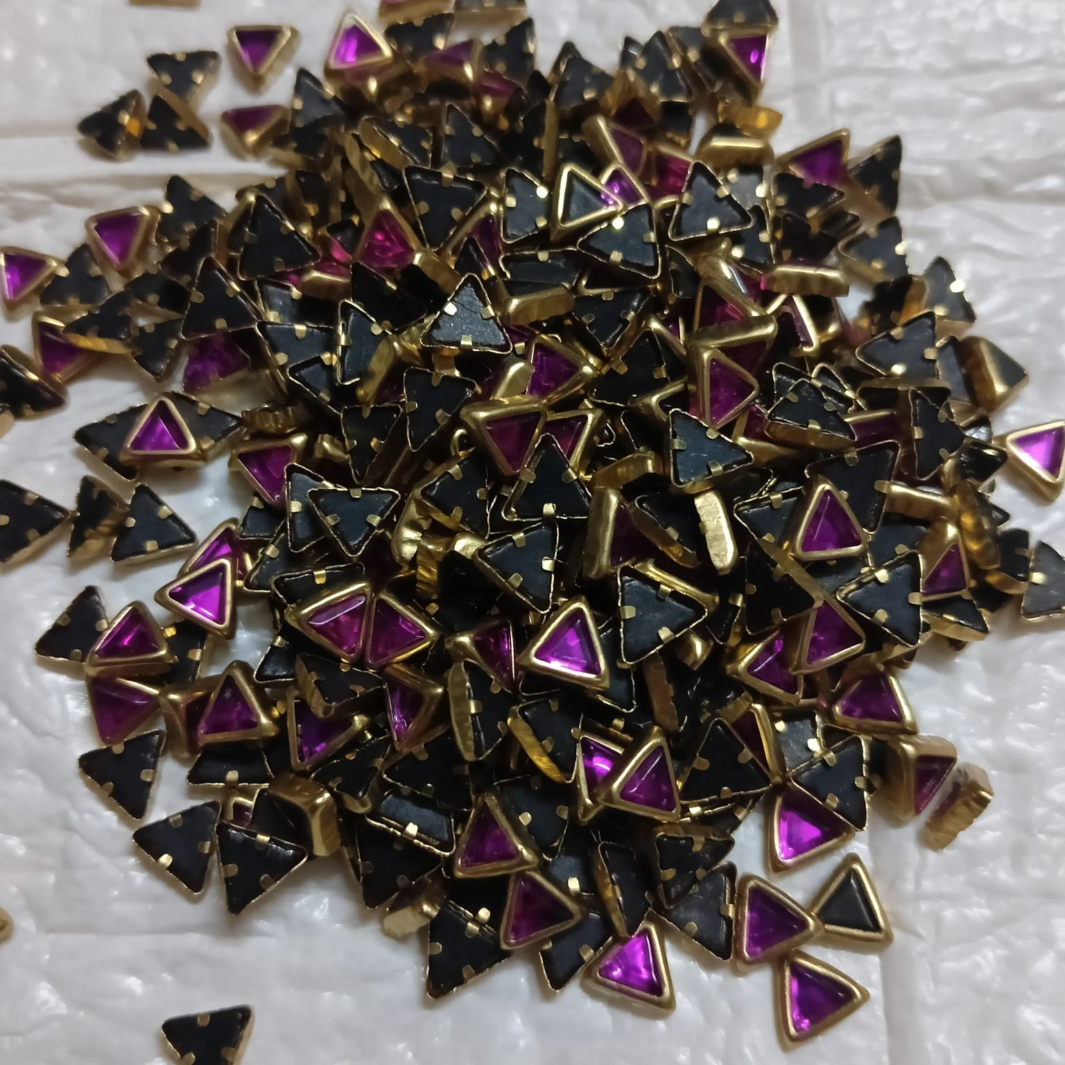 Glass Triangle - Pink